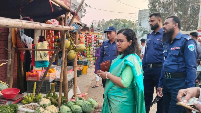 কাপ্তাইয়ে বাজার মনিটরিং