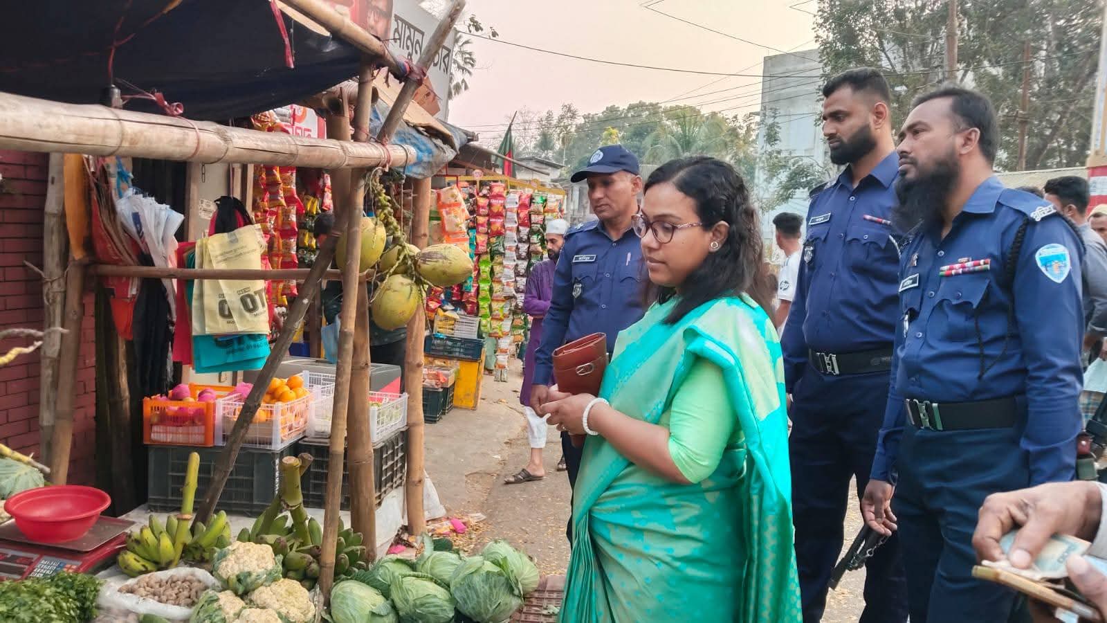 কাপ্তাইয়ে বাজার মনিটরিং