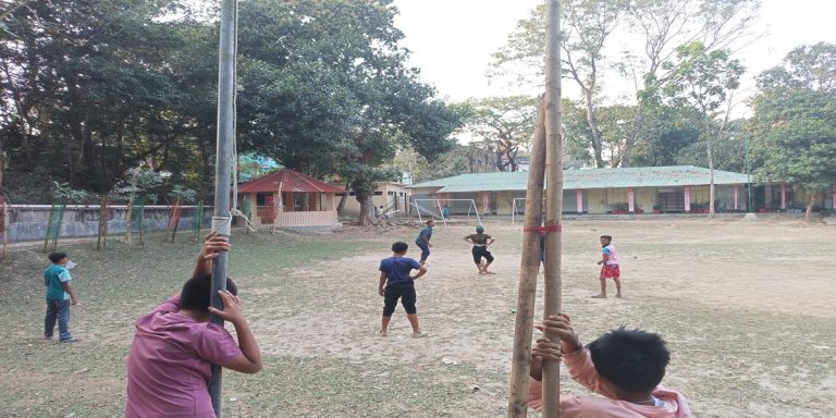 পাহাড়ি খেলাধুলা