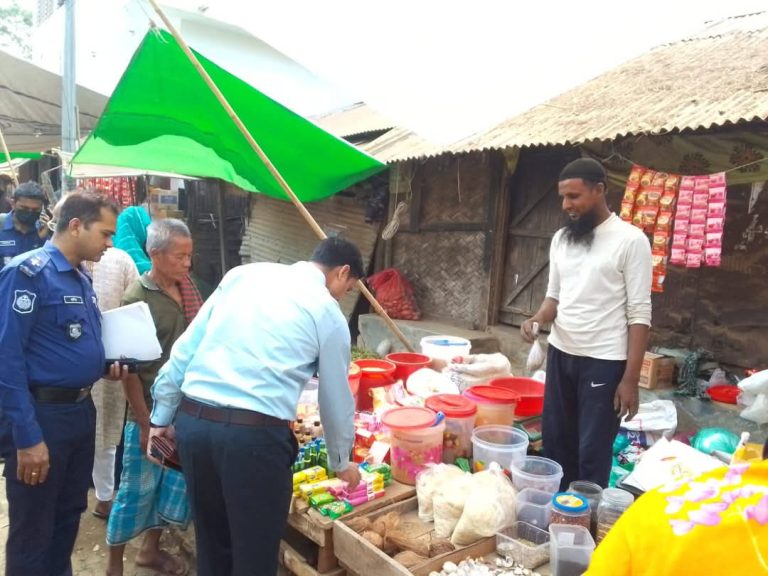 কাউখালী বাজারে রমজানকে ঘিরে প্রশাসনের মনিটরিং জোরদার
