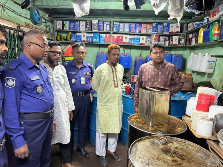 কাপ্তাইয়ে জ্বালানী তেল মজুদ রোধে বাজার মনিটরিং, কঠোর নির্দেশ ইউএনও’র