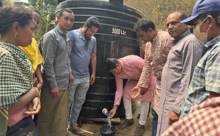 শিলছড়ি মহাজন পাড়ায় দীর্ঘদিনের পানির সংকট মিটলো