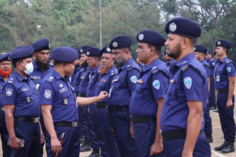 রাঙ্গামাটিতে জেলা পুলিশের মাস্টার প্যারেড: পেশাদারিত্বে জোর