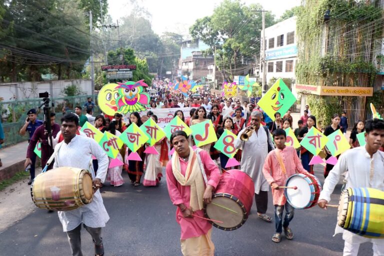 বর্ণাঢ্য শোভাযাত্রা ও লোকজ মেলায় রাঙামাটিতে বাংলা নববর্ষ উদযাপন