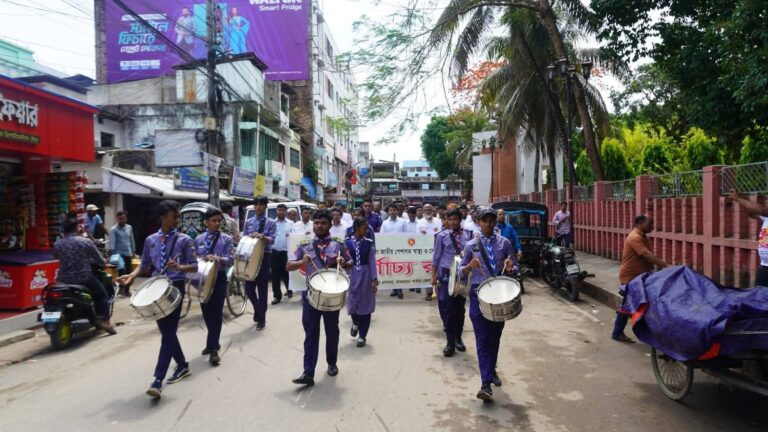 🟥 বান্দরবানে মে দিবস ও পেশাগত নিরাপত্তা দিবসে বর্ণাঢ্য র‍্যালি ও আলোচনা সভা