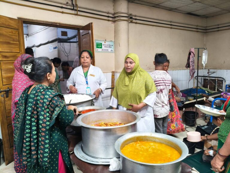 🟥 রাঙ্গামাটি জেনারেল হাসপাতালে ২৫০ রোগীর খাবার বিতরণ শুরু