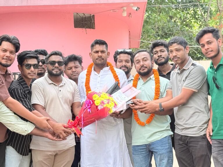 🟥 কাপ্তাইয়ে জেলা ছাত্রদলের নতুন কমিটিকে ফুলেল সংবর্ধনা