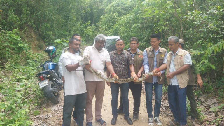 🟥 কাপ্তাই ন্যাশনাল পার্কে অজগর অবমুক্ত