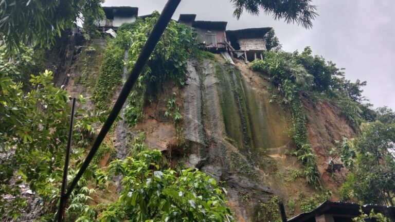 কাপ্তাইয়ে বৃষ্টির দাপটে থমকে জনজীবন