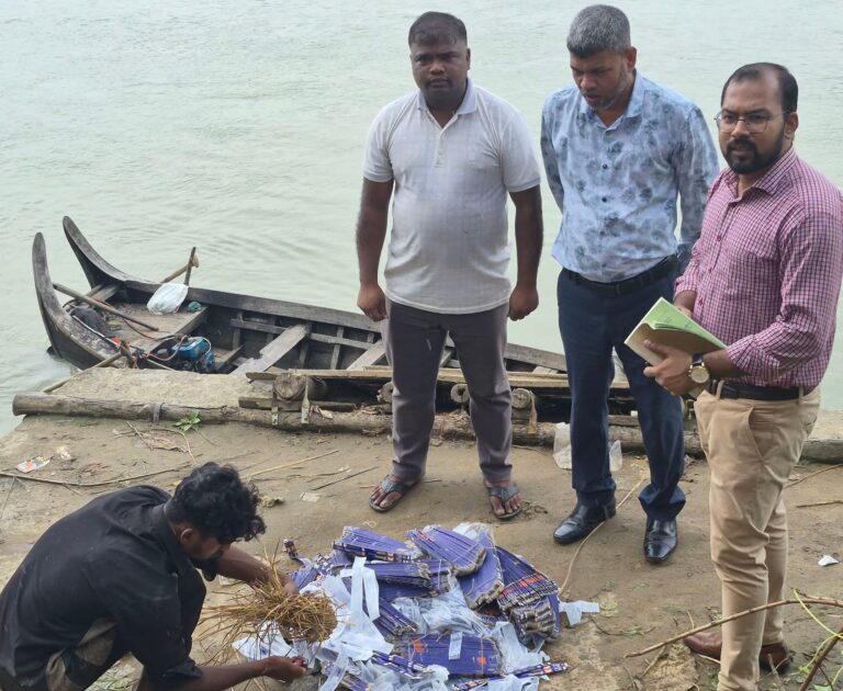 কাপ্তাইয়ে নকল ‘গুরুদেব’ আগরবাতি, দুই দোকানে জরিমানা